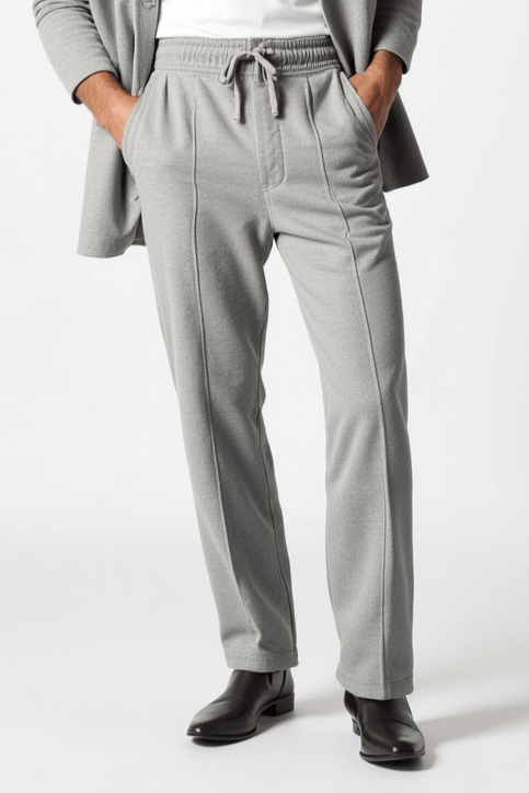 Men’s cashmere lounge pants with drawstring waistband and relaxed fit.
