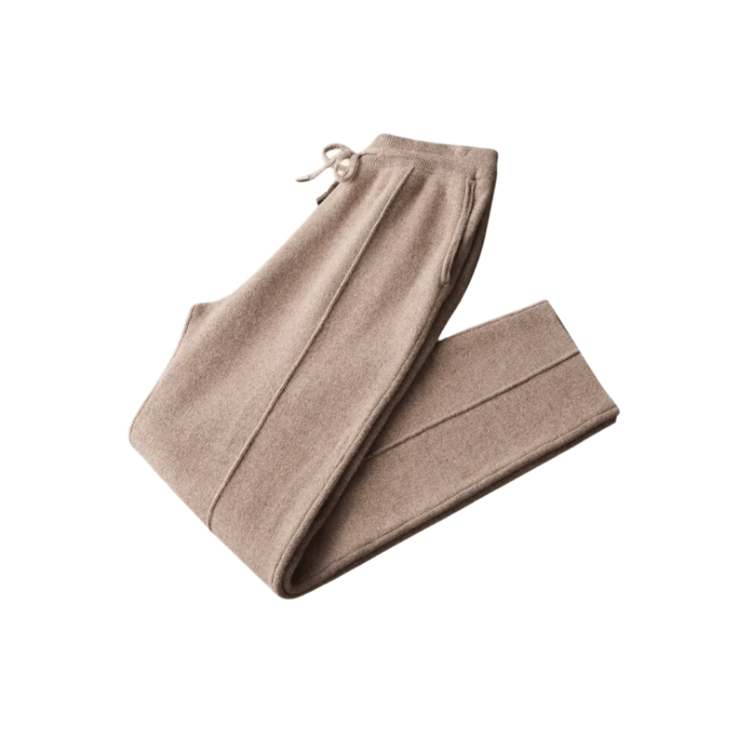 Men’s cashmere lounge pants with drawstring waistband and relaxed fit.