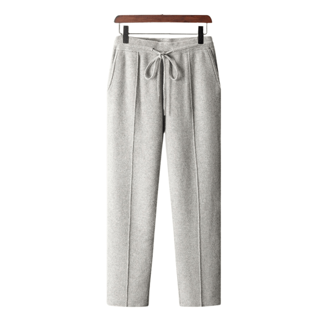 Men’s cashmere lounge pants with drawstring waistband and relaxed fit.