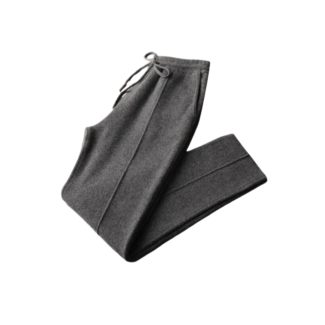Men’s cashmere lounge pants with drawstring waistband and relaxed fit.
